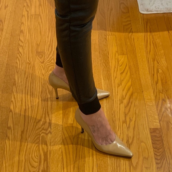 STUART WEITZMAN PUMPS - Picture 6 of 9